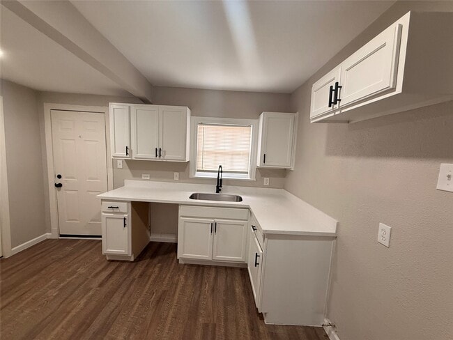 Photo - 6633 Burkett St.