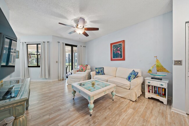 Photo - 401 Sea Oats Dr