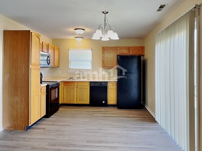 Photo - 668 Day Break Dr