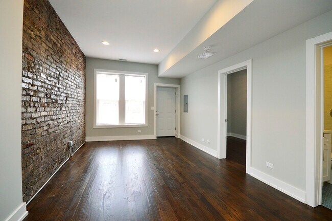 Photo - 2721 W Division St Unit 2R