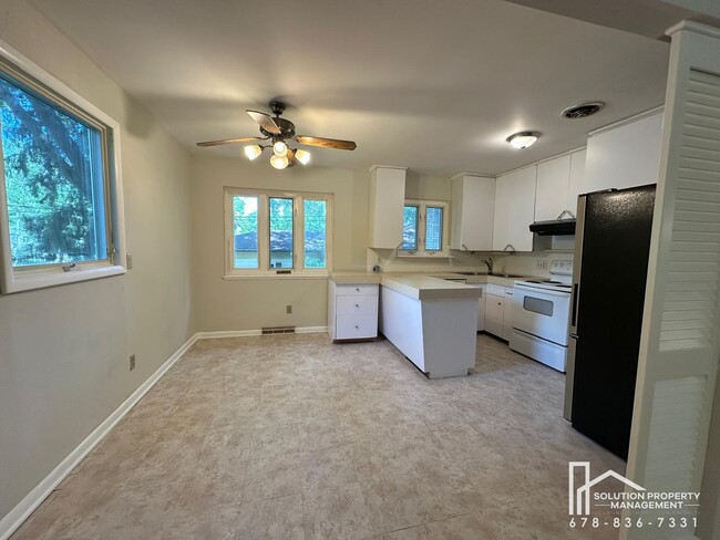 Photo - 1323 Hilton Dr