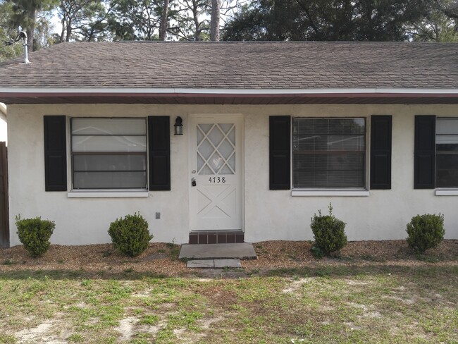 Cute 2 Bed 1 Bath Duplex in Zephyrhills - Cute 2 Bed 1 Bath Duplex in Zephyrhills Casa