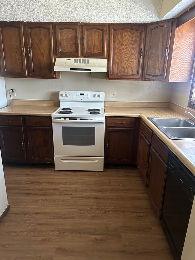 Photo - 119 Plains St Townhome