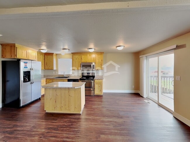 Photo - 2522 Char Cir NW