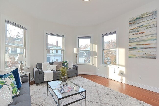 Photo - 28 Inman St Unidad 5 Rental