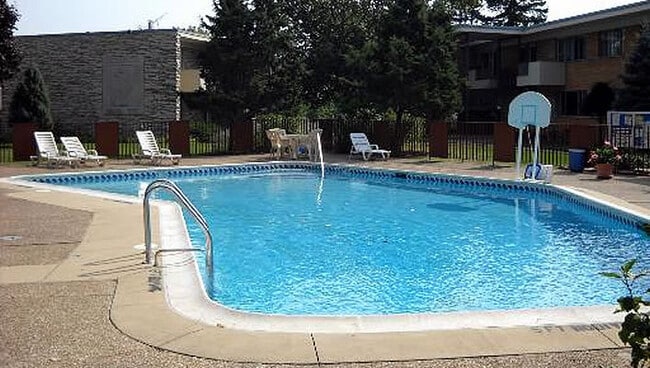 Photo - 10 Garden Dr Unit 8