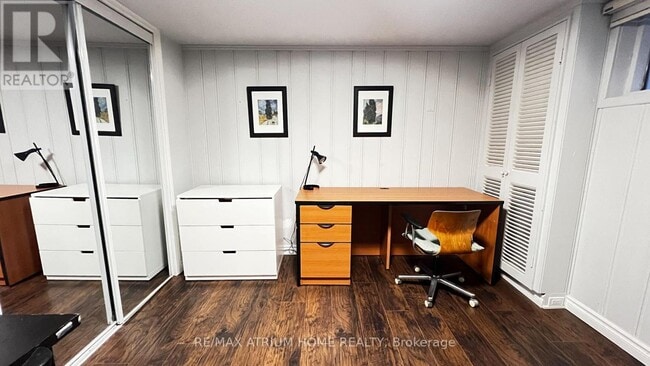 Photo - 949 Willowdale Ave