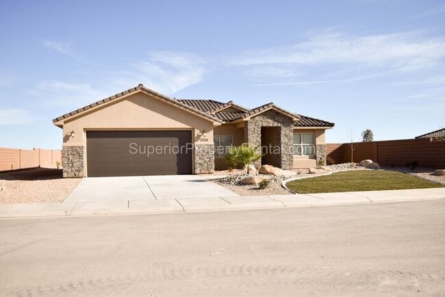 4 bed, 2.5 bath home w/2 car garage