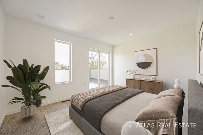 Photo - 2640 S Delaware St Unidad 3