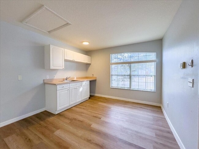 Photo - 102 Mango Dr