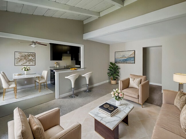 Building Photo - Montecito Villas