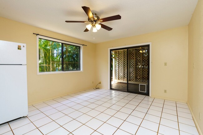 Building Photo - 5493 Makaloa St Unit 2 Rental