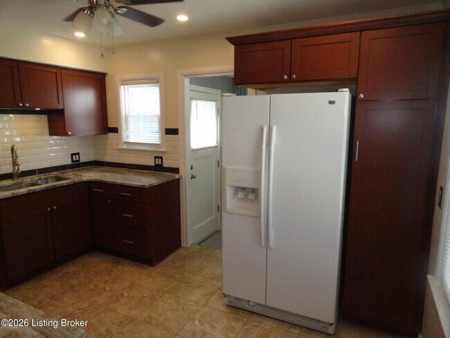 502 Harris Pl