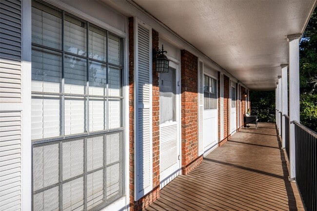 Photo - 403 E Main St Unit F
