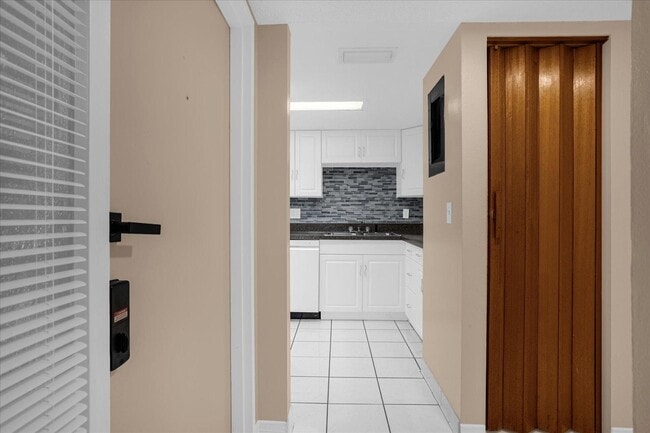 Photo - 411 Sheoah Blvd