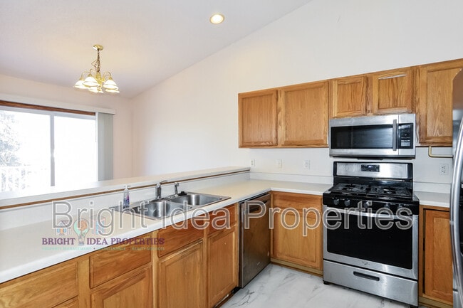 Photo - 2737 Douglas Dr N