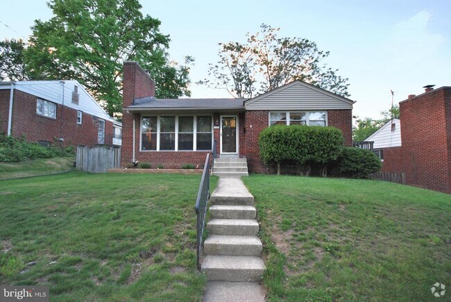 Building Photo - 2605 Finch St Rental
