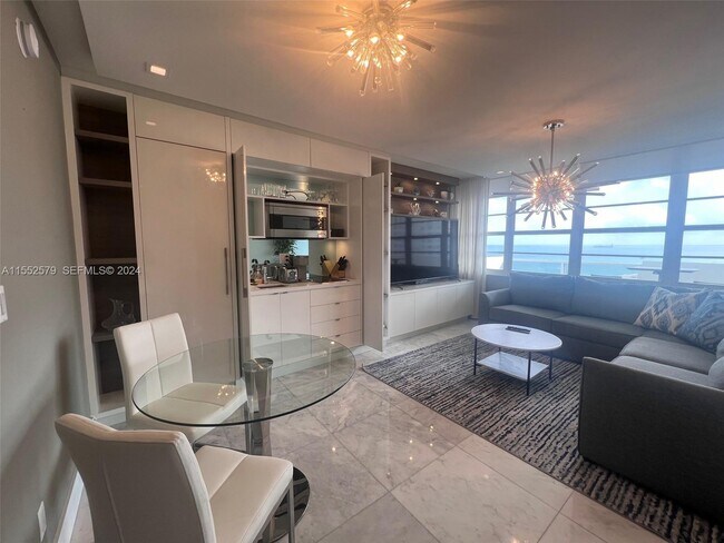 Building Photo - 100 Lincoln Rd Unit 1536