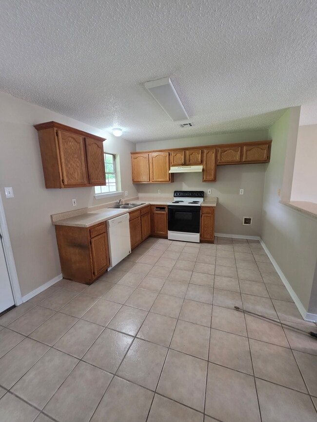 Photo - 2519 Crane St
