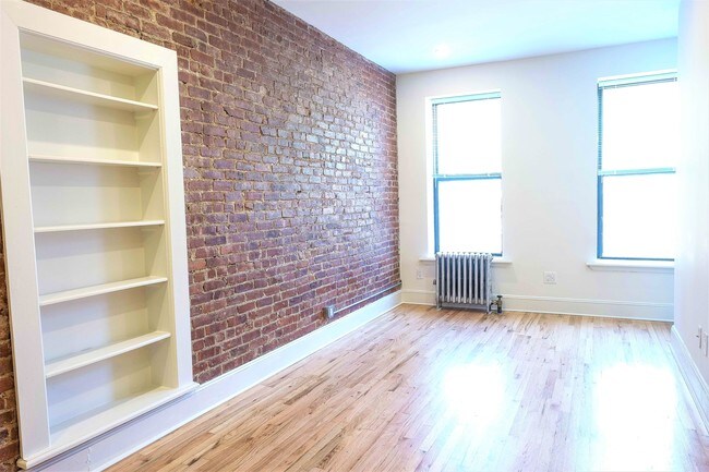 Photo - 332-334 E 18 Street