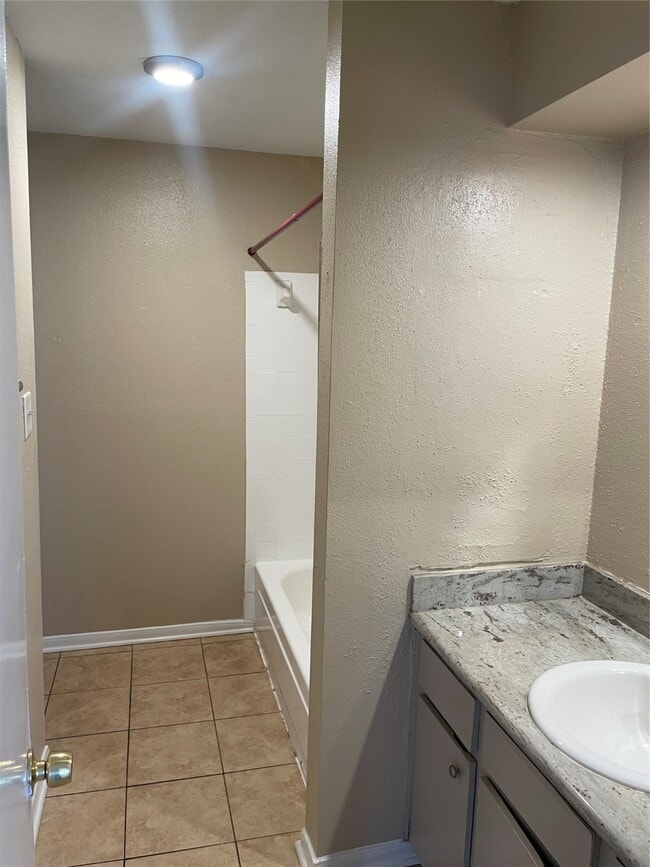 Photo - 4711 Palisade Dr Unit 407