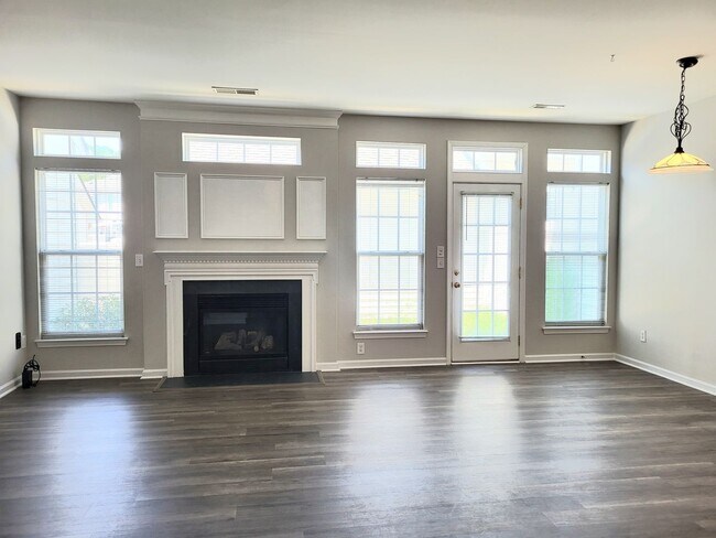 Photo - 3 bedroom townhome in Cornelius
