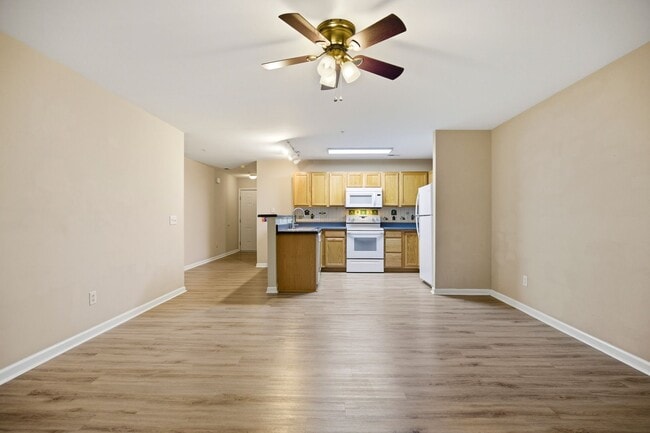 Photo - 3 Bedroom 2 Bath Unit 3000 Trailwood Pines Lane  -  103