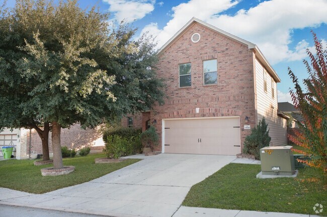 Building Photo - 4 bedroom located 13 miles from Lackland AFB Rental