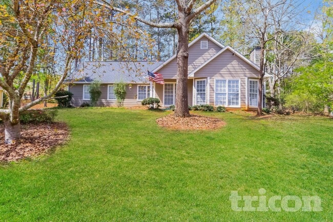 Building Photo - 2616 Laurel Woods Ln SE
