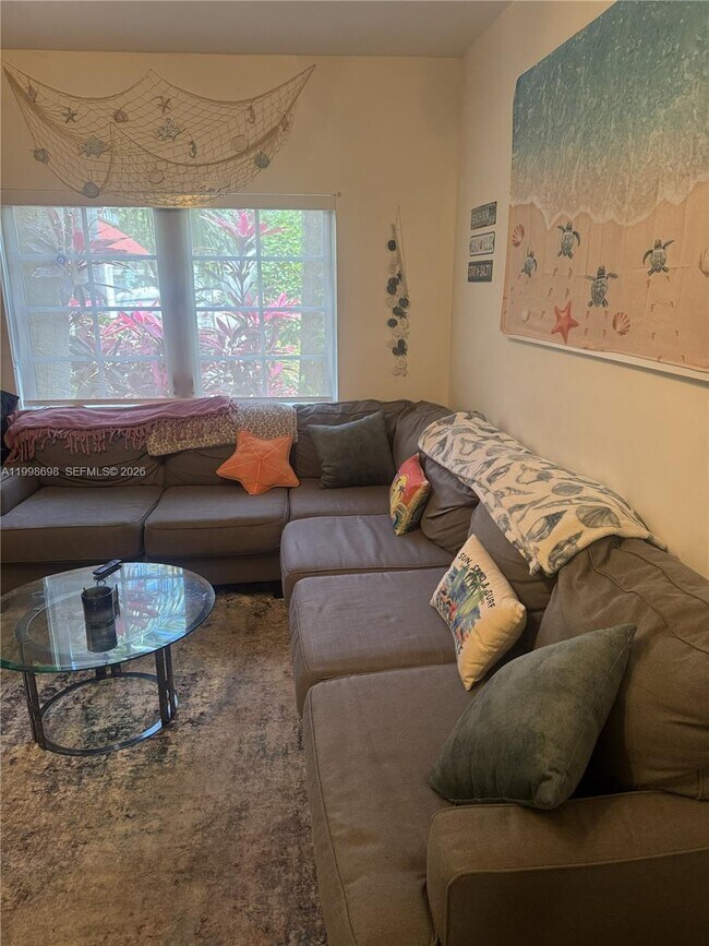 Photo - 1450 Meridian Ave Unidad 105