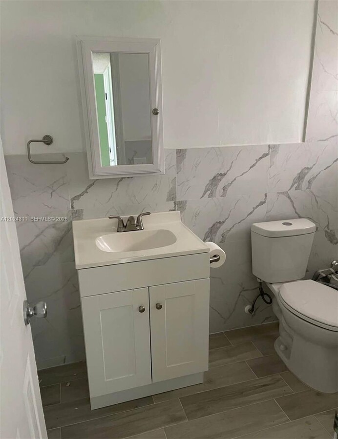 Photo - 5480 NW 11th St Unidad 103