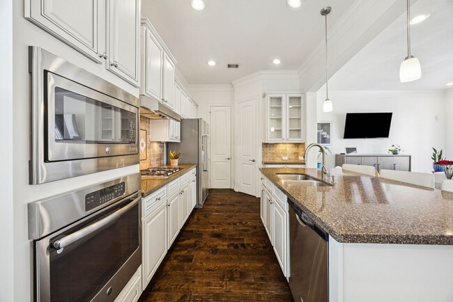 Photo - 12247 Oxford Cres Cir