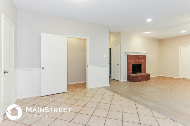 Photo - 815 Ackers Dr