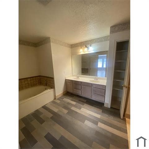 Photo - 2001 Barton Springs Dr