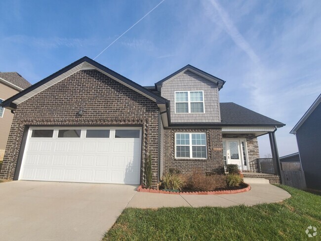 Building Photo - $2100 Executive 3 Bed 2.5 Bath with Bonus ... Rental