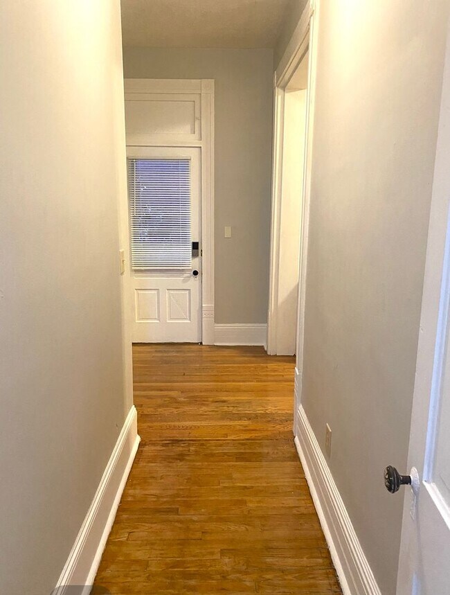 Photo - 718 Brown St Unidad 718 Brown Street #A