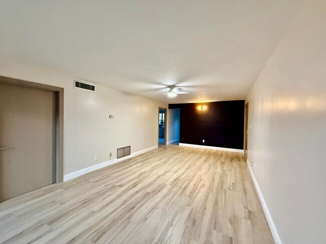 Photo - 2050 Oleander Blvd Unit 3-101
