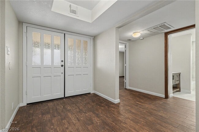 Photo - 6908 Kinkenon Dr