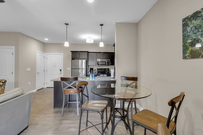 Photo - 2493 Sweet Home Rd Unidad 111