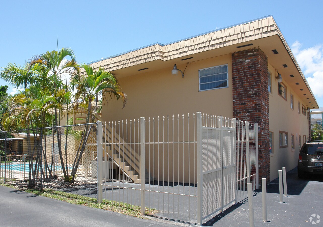 Photo - Oak Harbor Apartments