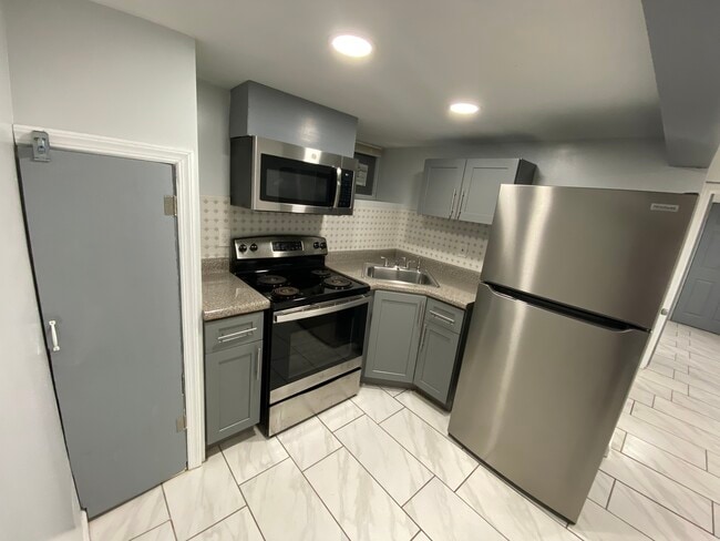 Building Photo - 312 S Spring St