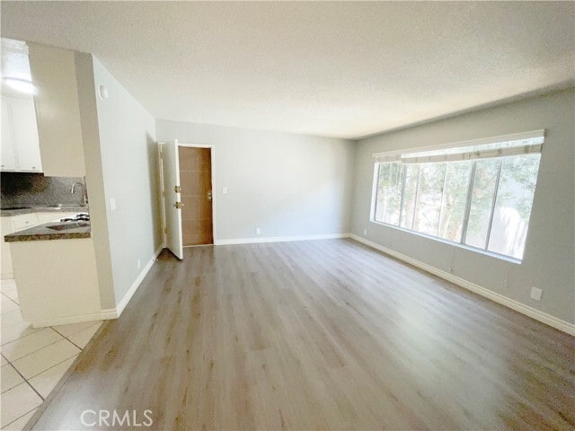 Photo - 13717 Chadron Ave Unidad 16