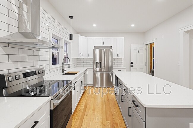 Building Photo - 28 Clark St