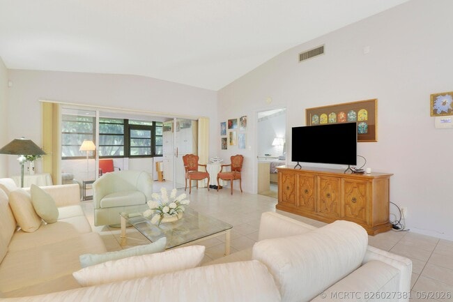 Photo - 13759 Date Palm Ct Unit A