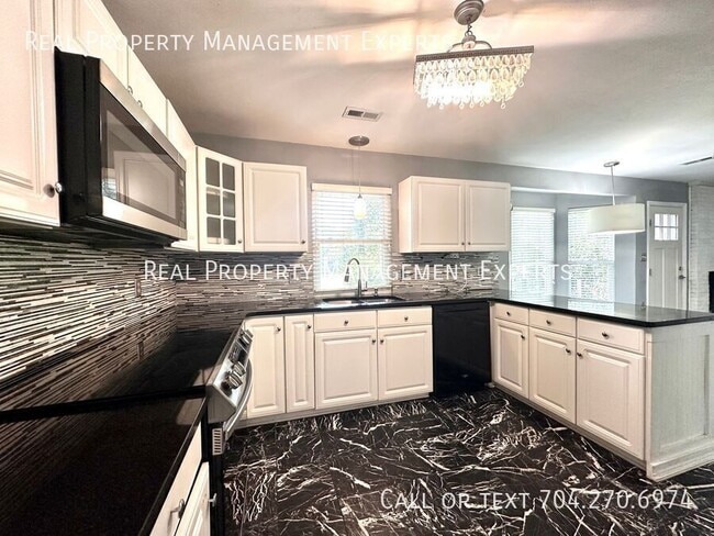 Photo - 8509 Golf Ridge Dr