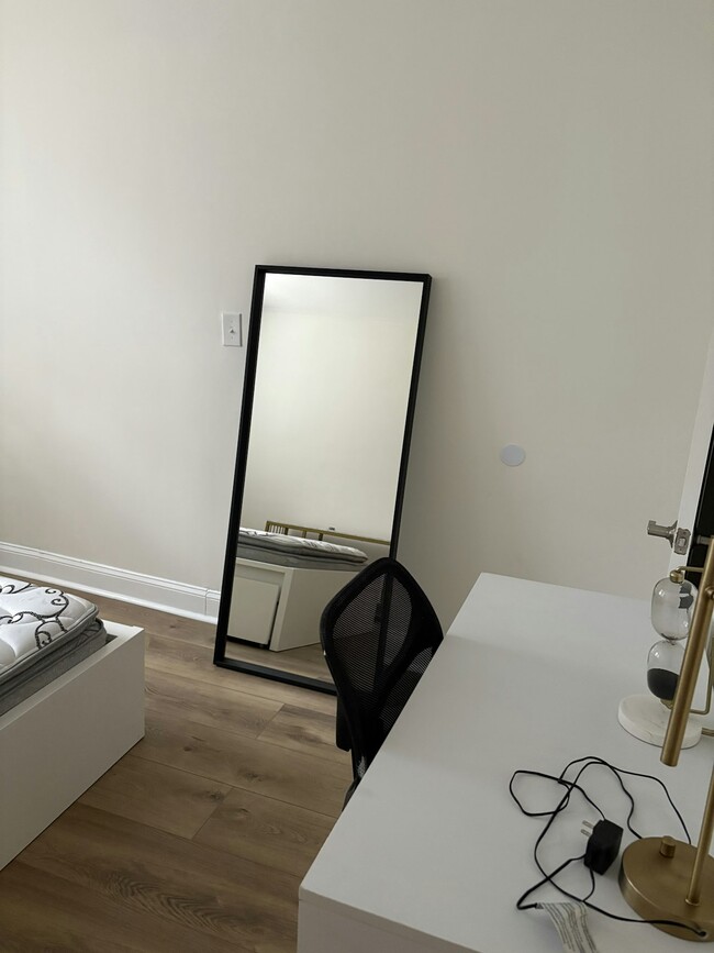 Photo - 1543 Northwick Rd Unit 1