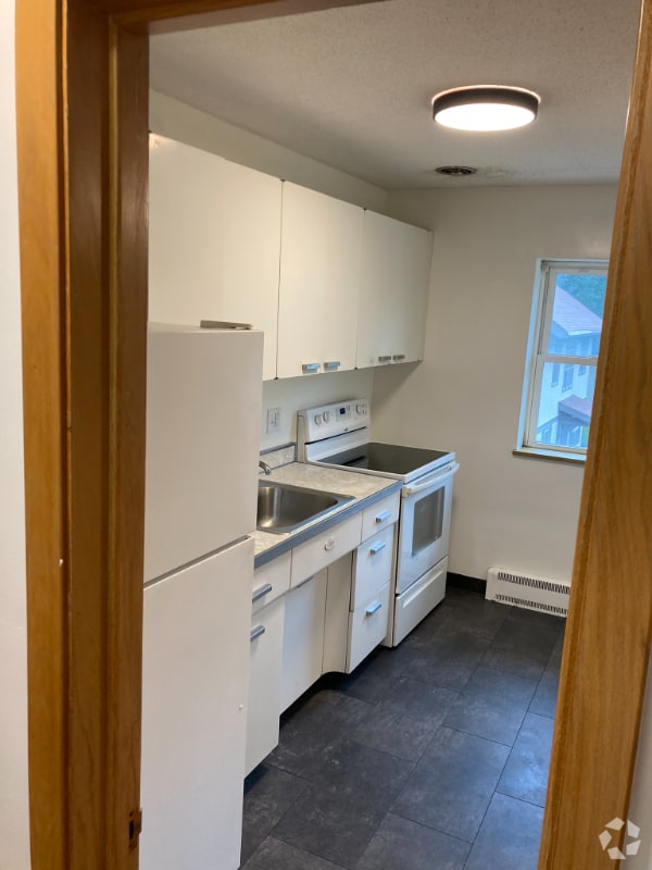 Building Photo - 408 6th St SW Rental