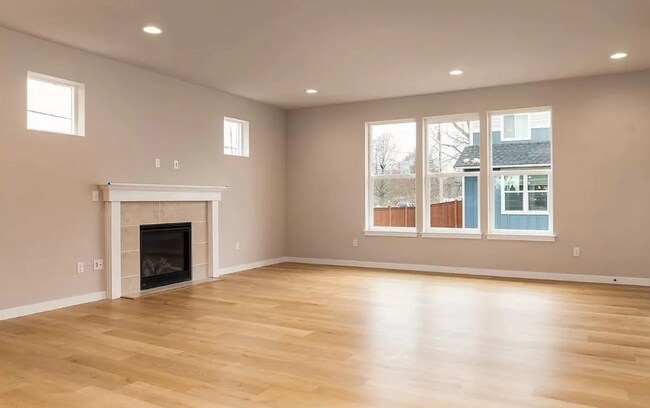 Photo - 122 N Trl Rd