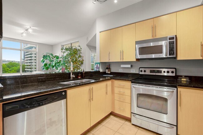 Photo - 54 Rainey St Unit 618