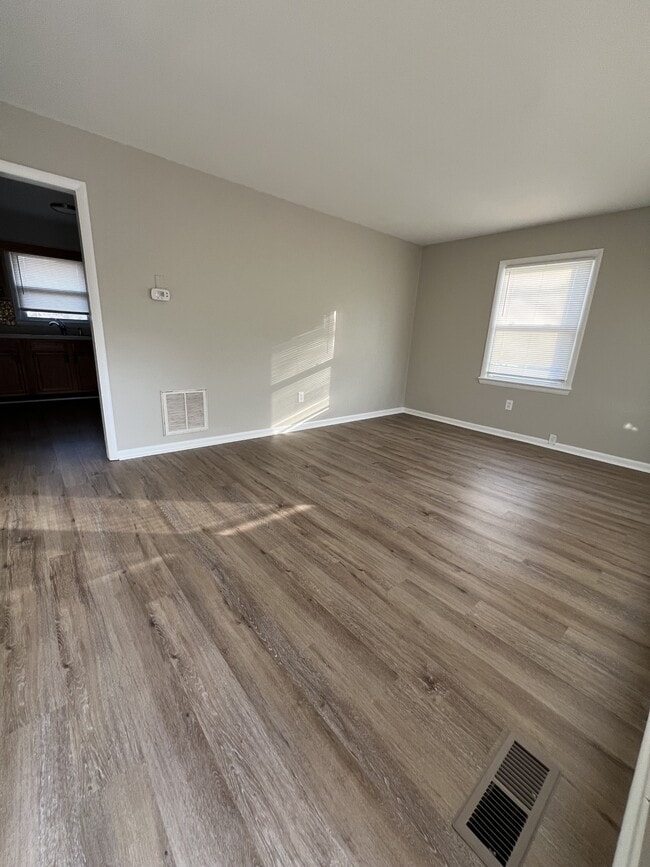 Photo - 413 Bailey Ln